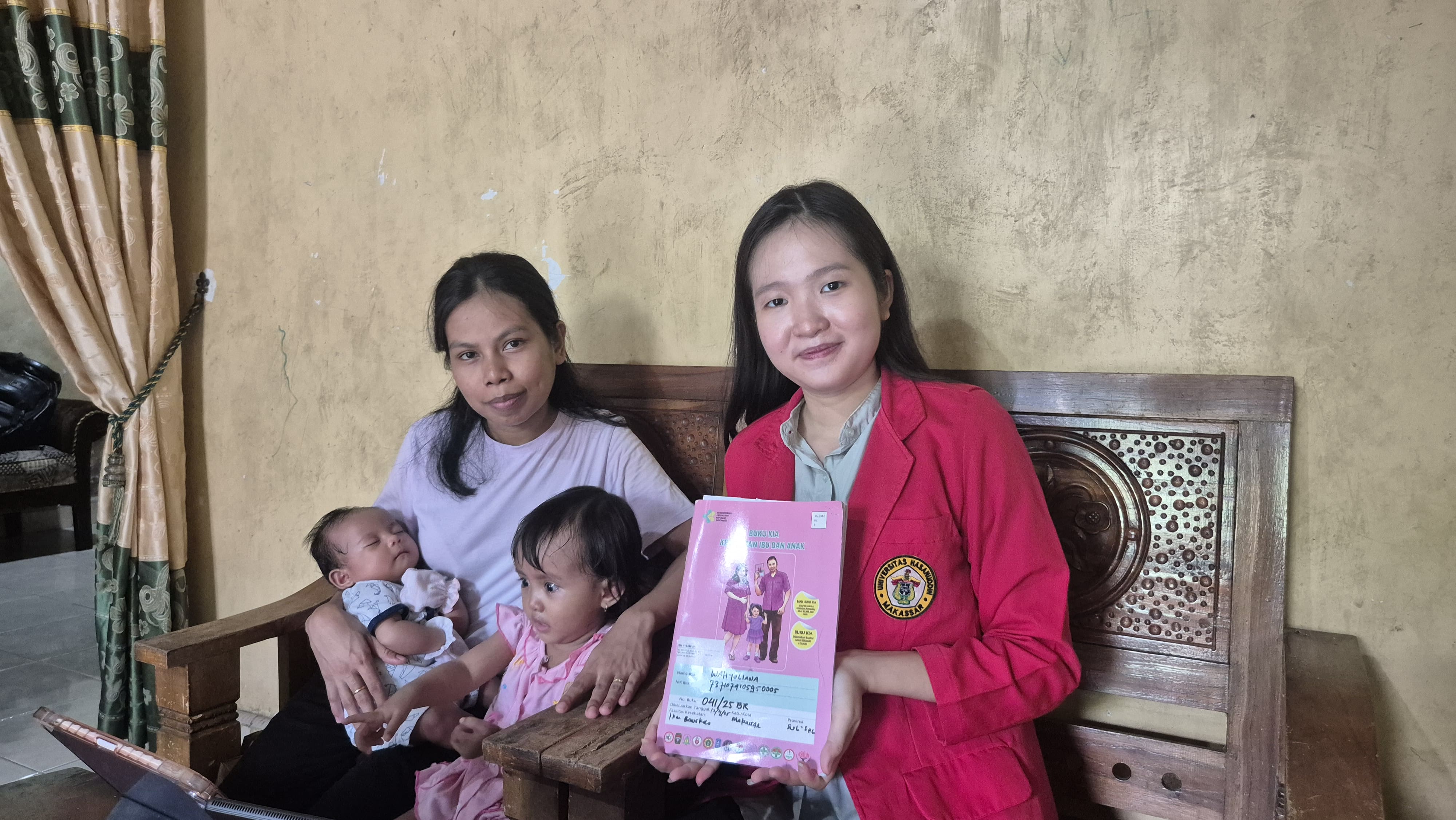 Kunjungan Kedua : Edukasi Buku Kesehatan Ibu dan Anak (KIA)